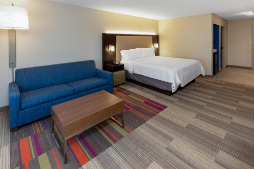 Holiday Inn Express Minden image 10