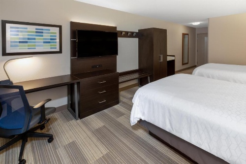 Holiday Inn Express Minden image 13