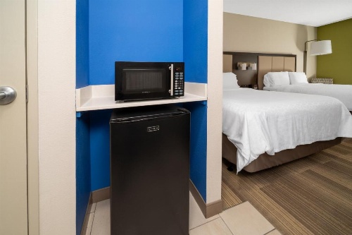 Holiday Inn Express Minden image 40