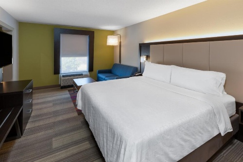 Holiday Inn Express Minden image 43
