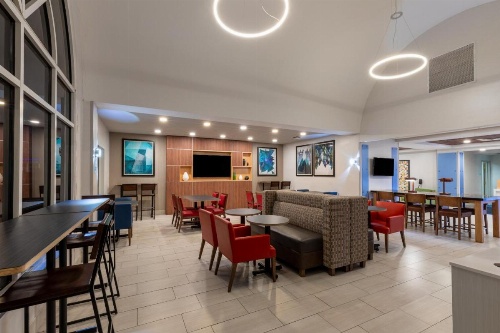 Holiday Inn Express Minden image 9